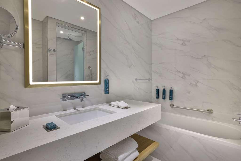 Hilton Garden Inn Dubai Business Bay Habitación foto